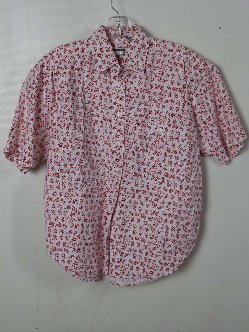 Casual Short-Sleeve Button-Down Shirt in White with Red Floral Print